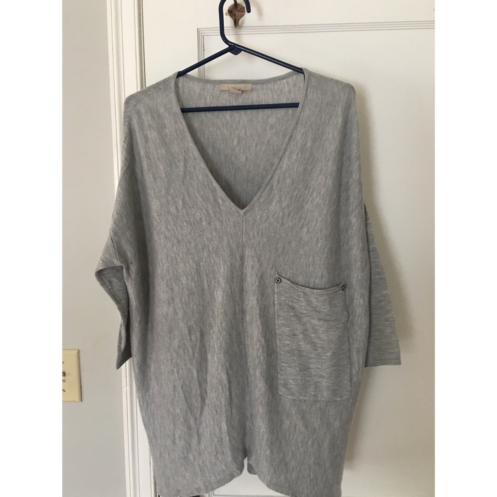Oversized gray v-neck